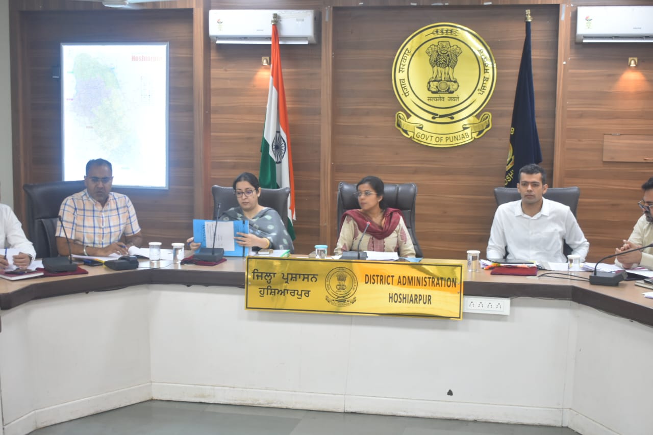 Deputy Commissioner reviews progress of administrative works during monthly meeting